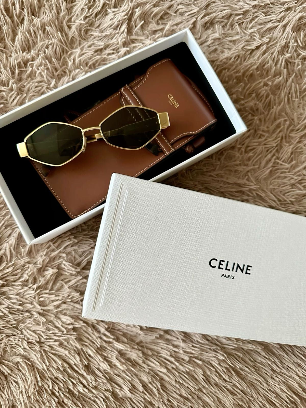 Celine Geometric negros con dorado