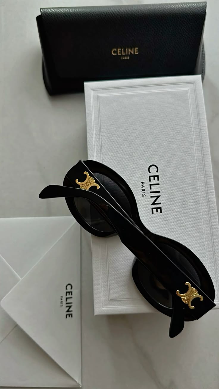 Celine Oval Shape Negros