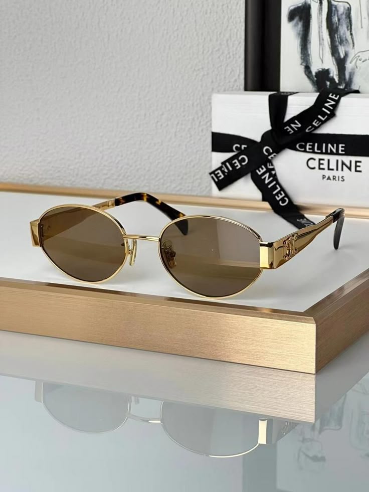 Celine Oval Shape Cafés con Oro